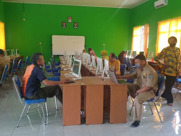 Pengisian E-Rapor SMP Negeri 2 Sijuk