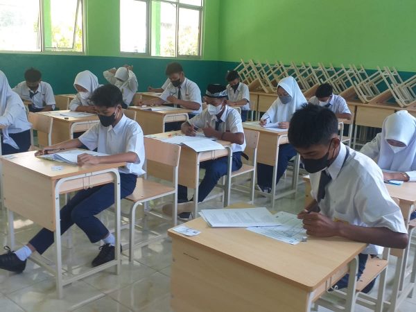 Pelaksanaan Ujian Sekolah Kelas 9 dan Perencanaan E-Rapor SMP Negeri 2 Sijuk