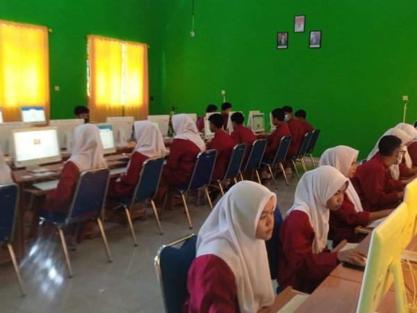 KEGIATAN GLADI BERSIH ANBK 2022 SMP N 2 SIJUK