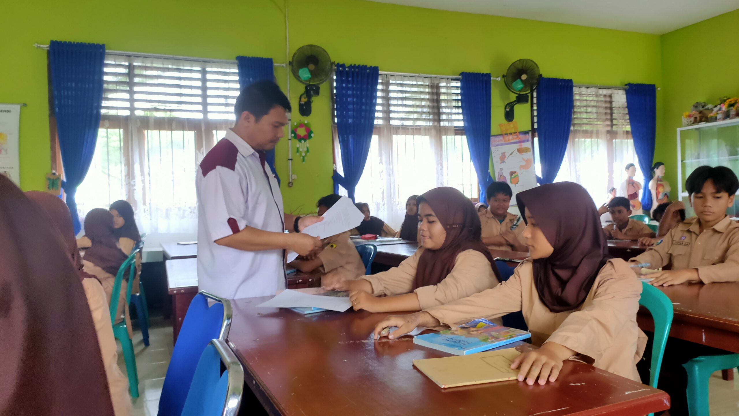 Inovasi Pelaksanaan Penilaian Tengah Semester di SMPN 2 Sijuk: PTS seperti Ulangan Harian