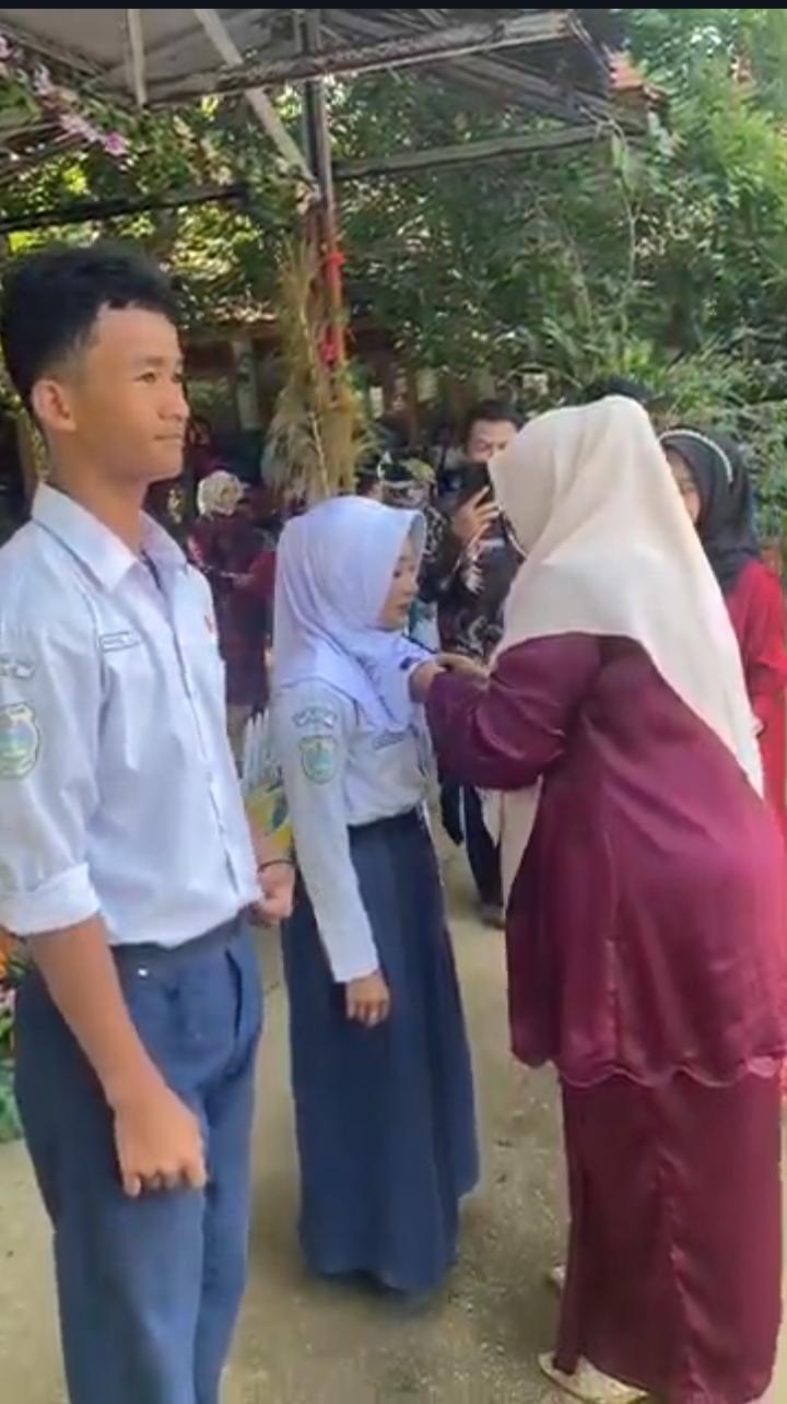 Pelepasan Murid Kelas 9 Tahun Ajaran 2025/2026 SMP Negeri 2 Sijuk Pelepasan Murid Kelas 9 Tahun Ajaran 2025/2026 SMP Negeri 2 Sijuk